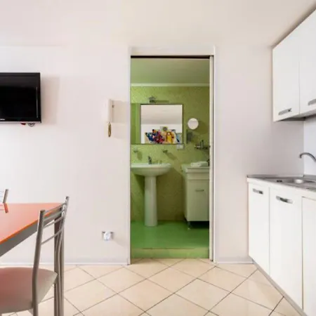 Apartman Aitne - *